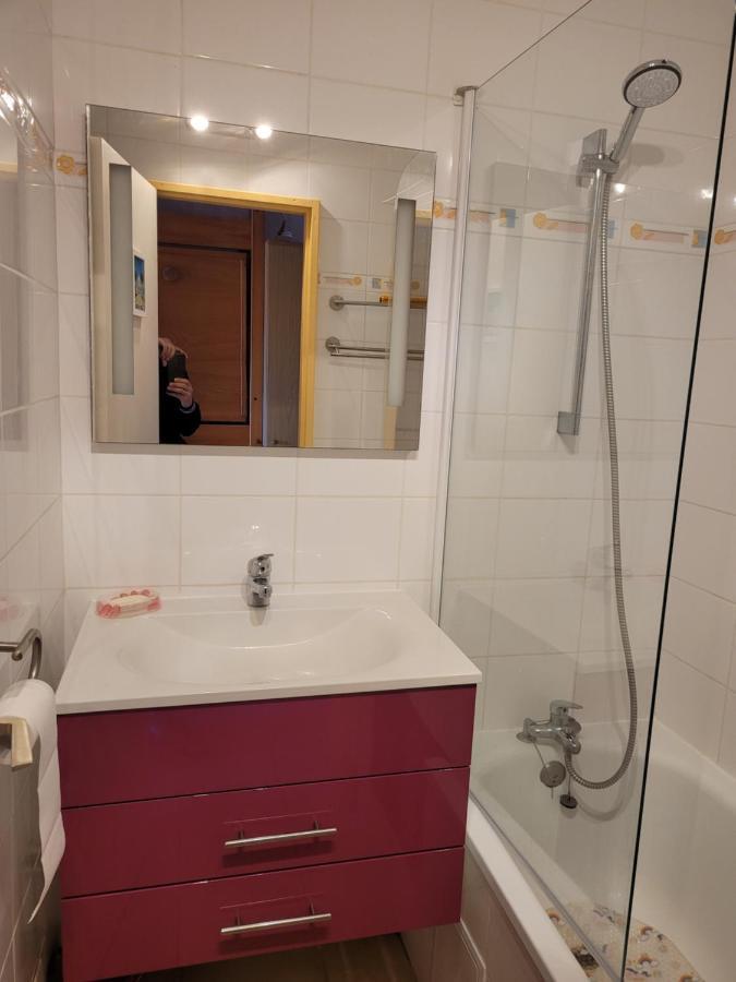 Appartement Paisible Avec Vue Panoramique Mer Et Acces Direct Plage Борм-ле-Мімоза Екстер'єр фото